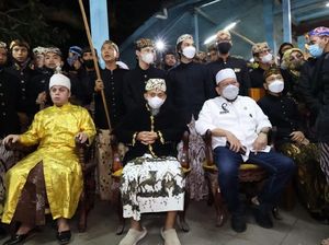 Ritual Panjang Jimat, LaNyalla Disematkan Pin Kasultanan Kanoman Cirebon Ritual Panjang Jimat, LaNyalla Disematkan Pin Kasultanan Kanoman Cirebon