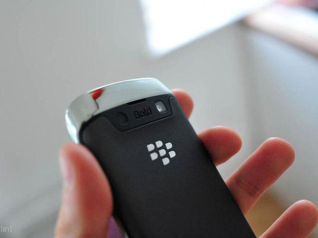 BlackBerry Jual Paten Ponsel dan BBM Senilai Rp 8,6 Triliun