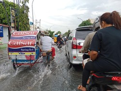 Jalan Letda Sujono Medan Langganan Banjir, Warga Minta Bobby Atasi