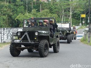 Jip Wisata Merapi Diserbu 9 Ribu Wisatawan Jip Wisata Merapi Diserbu 9 Ribu Wisatawan