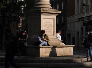 Inggris Catat Nyaris 120.000 Kasus Corona, AS Larang Impor dari Xinjiang