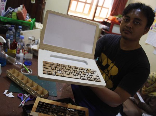 Ini Lho Mainan Edukasi Laptop Kayu