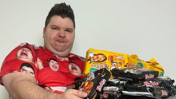 Nikocado Avocado, YouTuber Mukbang yang Dikecam karena Obesitas