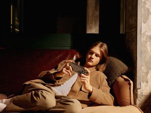 Layar Semiliar Warna OPPO Find X3 Pro 5G Beri Keceriaan di Hari Libur