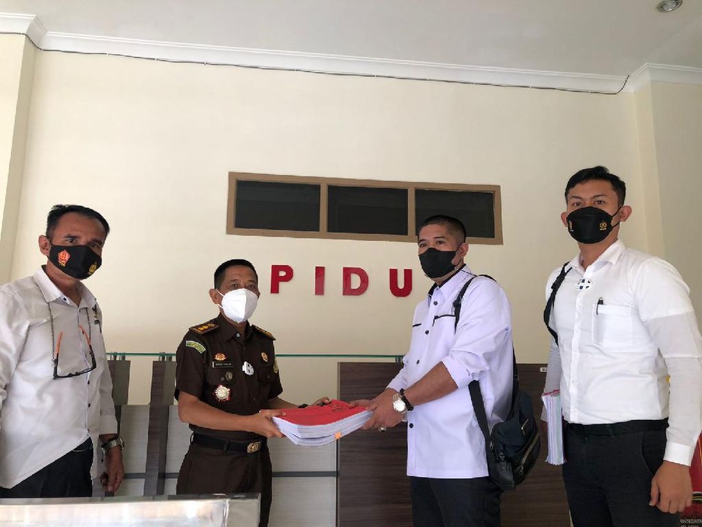 Jaksa Teliti Berkas 260 Halaman Kasus Prokes 3 Petinggi Khilafatul Muslimin Jaksa Teliti Berkas 260 Halaman Kasus Prokes 3 Petinggi Khilafatul Muslimin