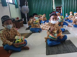 Sambut Maulid Nabi, PAUD di Kudus Gelar Acara Golok-golok Menthok