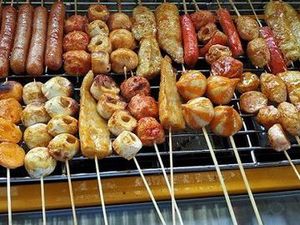 5 Sosis dan Sate-Satean Kaki Lima Enak Mulai Rp2 Ribuan! 5 Sosis dan Sate-Satean Kaki Lima Enak Mulai Rp2 Ribuan!