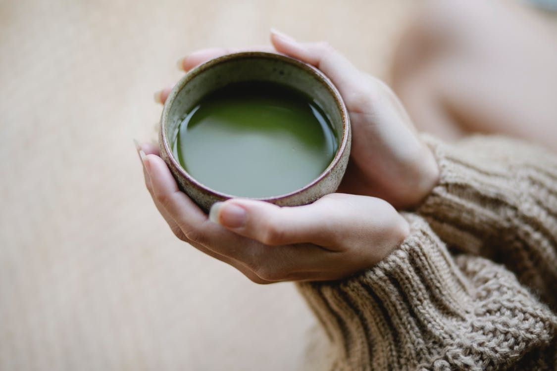 kepribadian penggemar teh hijau adalah tenang, santai