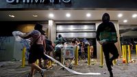 Toko Dijarah dalam Demo Anti Pemerintah di Chili