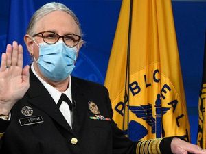 Rachel Levine Jadi Transpuan Pertama Berpangkat Jenderal Bintang Empat di AS