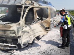 Truk BBM Solar Terbakar di Tol Pandaan-Malang