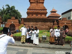 Libur Maulid, Wisata Religi Sunan Kudus Ramai Peziarah