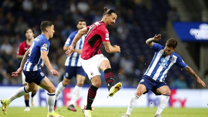AC Milans Zlatan Ibrahimovic reacts during the Champions League group B soccer match between FC Porto and AC Milan at the Dragao stadium in Porto, Portugal, Tuesday, Oct. 19, 2021. (AP Photo/Luis Vieira)