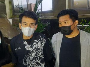Ironi Adam Deni: Tolak Mediasi Vs Jerinx, Kini Memelas Damai Pelapor Ironi Adam Deni: Tolak Mediasi Vs Jerinx, Kini Memelas Damai Pelapor