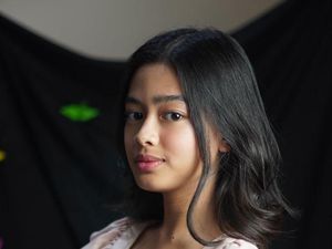 Aqeela Calista, Dari Sinetron Terjun ke Tarik Suara