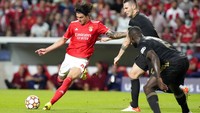 Sementara itu Benfica lebih banyak bermain dengan mengandalkan serangan balik. AP Photo/Armando Franca.