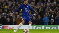 Gol kedua Chelsea lahir di menit ke-21. Hadiah penalti didapat tuan rumah, usai Romelu Lukaku dilanggar Lasse Nielsen. Jorginho tanpa kesulitan mengeksekusinya menjadi gol. AP Photo/Alastair Grant.