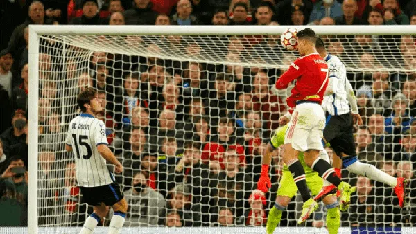Detik-detik Sundulan Maut Ronaldo Menangkan MU