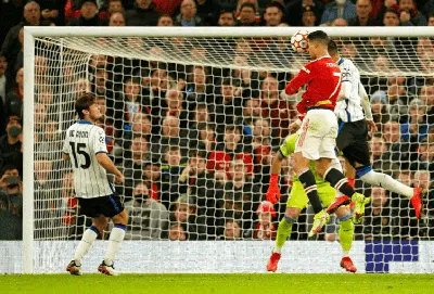 Detik-detik Sundulan Maut Ronaldo Menangkan MU