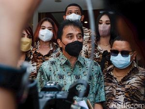 Roy Suryo Tunggu 24 Jam Ferdinand Minta Maaf soal Eks Menteri Sebodoh Ini Roy Suryo Tunggu 24 Jam Ferdinand Minta Maaf soal Eks Menteri Sebodoh Ini