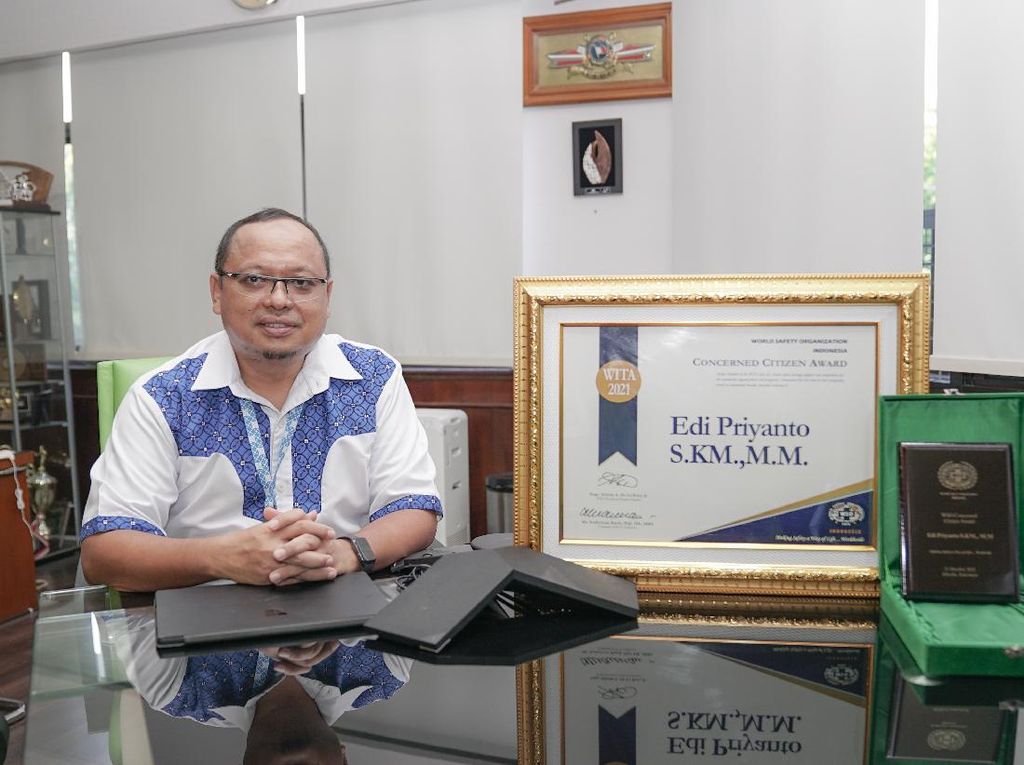 Direktur Pelindo Terminal Petikemas Raih Penghargaan K3 di WSO Award