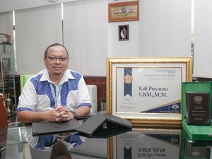 Direktur Pelindo Terminal Petikemas Raih Penghargaan K3 di WSO Award Direktur Pelindo Terminal Petikemas Raih Penghargaan K3 di WSO Award
