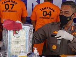 Pungli Warga Rp 20 Juta, Kades di Riau Ditangkap Polisi