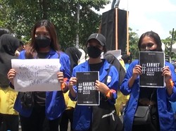 Mahasiswa Semarang Demo, Beri Rapor Merah 7 Tahun Jokowi