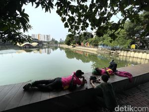 Menikmati Petang di Taman Waduk Grogol