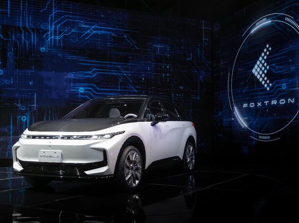 Lihat Prototipe Mobil Listrik Buatan Pabrik iPhone, Ada SUV hingga Bus