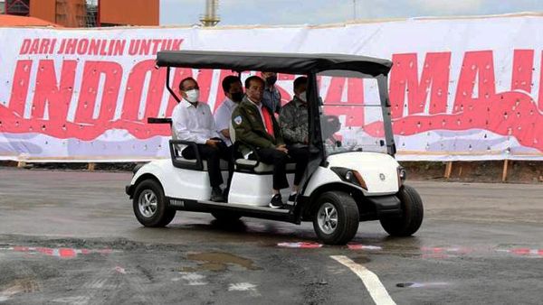 Momen Haji Isam Sopiri Jokowi di Pabrik Biodiesel Rp 2 T