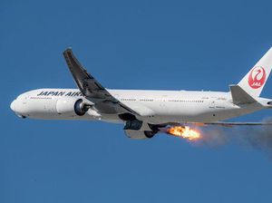 Mesin Pesawat Japan Airlines Terbakar di Udara, Semua Penumpang Selamat Mesin Pesawat Japan Airlines Terbakar di Udara, Semua Penumpang Selamat