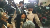 Potret Rachel Vennya Tertunduk Datangi Polda Metro Jaya