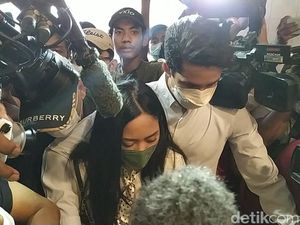 Rachel Vennya Tertunduk Dalam Pelukan Salim Nauderer