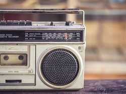 Iklan di TV Tetap Jadi Juaranya, Radio Makin Anjlok