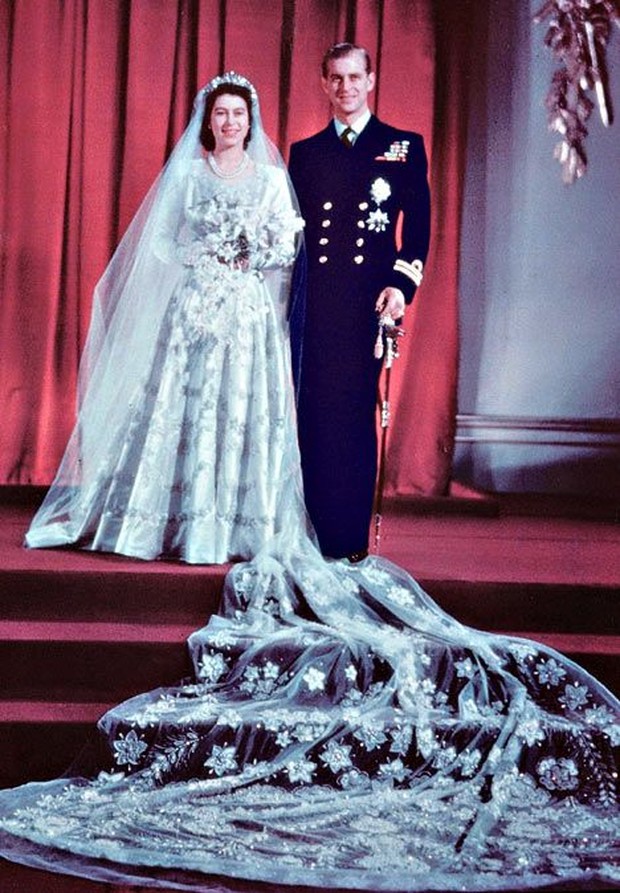 Ratu Elizabeth II/Foto: Pinterest/Chic Vintage Dress