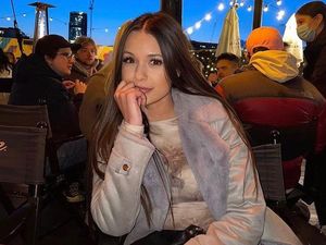 8 Pesona Ria Andrews, Traveller Bule Digosipkan Dekat Dengan Stefan William