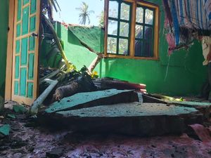 Potret 4 Rumah di Sinjai Rusak Diterjang Angin Kencang