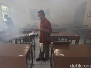 SMPN 4 Solo Jadi Sasaran Disinfeksi Corona Imbas Satu Murid Positif