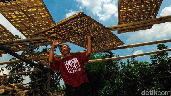 Usaha Kerupuk di Grobogan Ini Bertahan 93 Tahun Lho