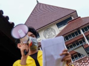 Gelar Aksi di Patung Kuda Jakpus, BEM UI Tak Ikut Demo 11 April Besok? Gelar Aksi di Patung Kuda Jakpus, BEM UI Tak Ikut Demo 11 April Besok?