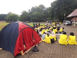 BEM UI Piknik di Depan Gedung Rektorat, Tuntut Statuta UI Dicabut