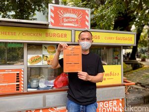 Berliner Imbiss, Burger dan Hotdog Gerobakan Legendaris Sejak 1989 Berliner Imbiss, Burger dan Hotdog Gerobakan Legendaris Sejak 1989