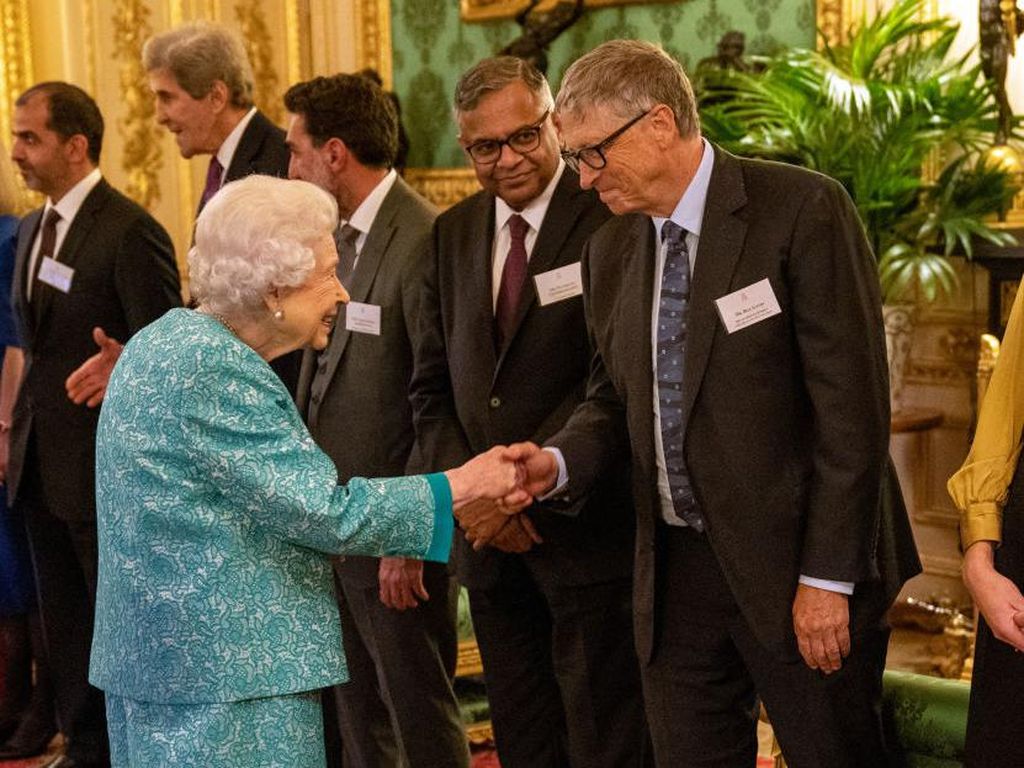 Bertemu Ratu Elizabeth II, Bill Gates Dikritik Langgar Protokol Kerajaan Bertemu Ratu Elizabeth II, Bill Gates Dikritik Langgar Protokol Kerajaan