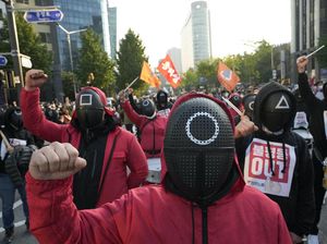 Waduh, Tentara Squid Games Protes Turun ke Jalan!