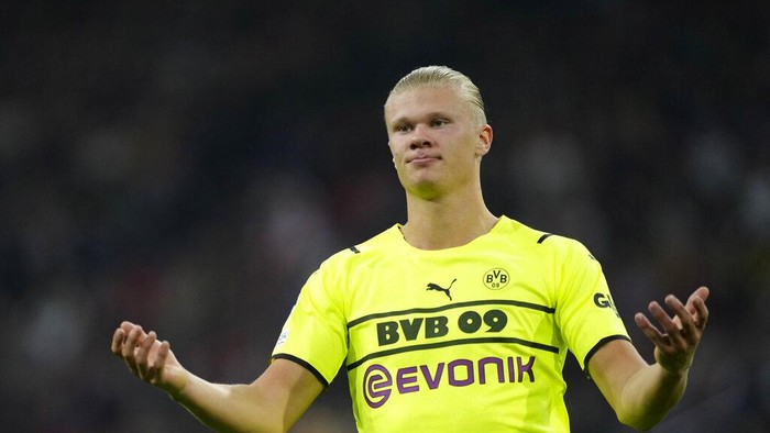Dortmunds Erling Haaland reacts during the Champions League group C soccer match between Ajax and Borussia Dortmund at the Johan Cruyff ArenA in Amsterdam, Netherlands, Tuesday, Oct. 19, 2021. (AP Photo/Peter Dejong)