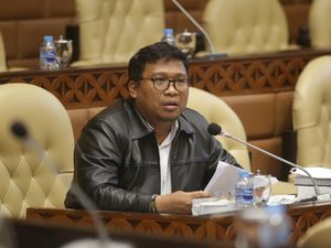 Video: Demokrat Tunjuk Irwan Fecho Jadi Bendum, Gantikan Renville Antonio Video: Demokrat Tunjuk Irwan Fecho Jadi Bendum, Gantikan Renville Antonio