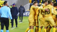 Roma babak belur di kandang Bodo/Glimt di matchday 3 Grup C UEFA Conference League. I Lupi kalah telak dengan skor 1-6 dalam pertandingan di Aspmyra Stadion, Kamis (21/10/2021) malam WIB, sekaligus menjadikan kekelahan terbesar buat Jose Mourinho (AP)