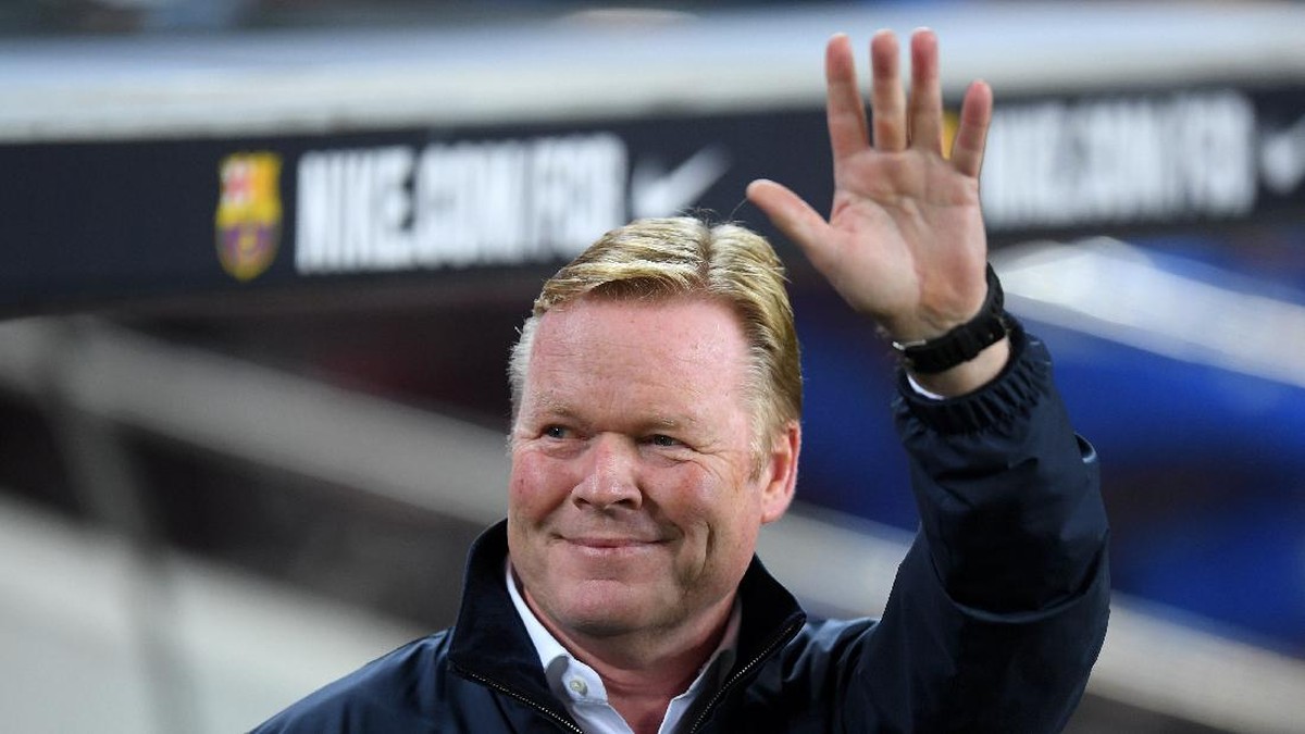 Ronald Koeman masih menikmati waktunya di Barcelona meski menghadapi tantangan berat (Foto: Getty Images/Alex Caparros)
