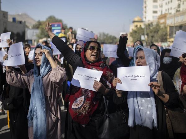 Kritik Taliban, Wanita di Afghanistan Turun ke Jalan